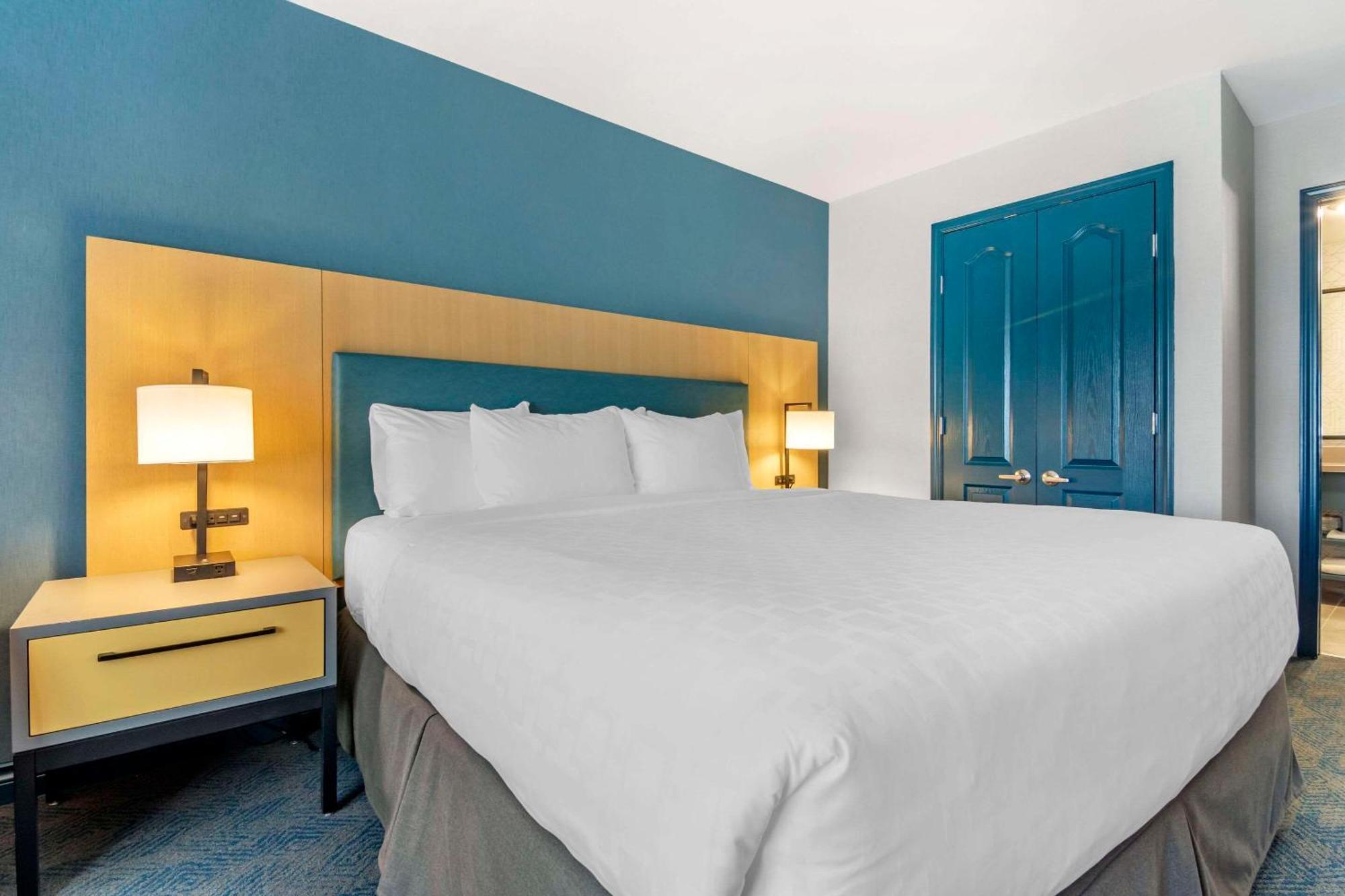 ควอลิตี้ โฮเต็ล แอนด์ คอนเฟอเรนซ์ เซ็นเตอร์ แอบบอตส์ฟอร์ด Hotel อับบอทส์ฟอร์ด ภายนอก รูปภาพ