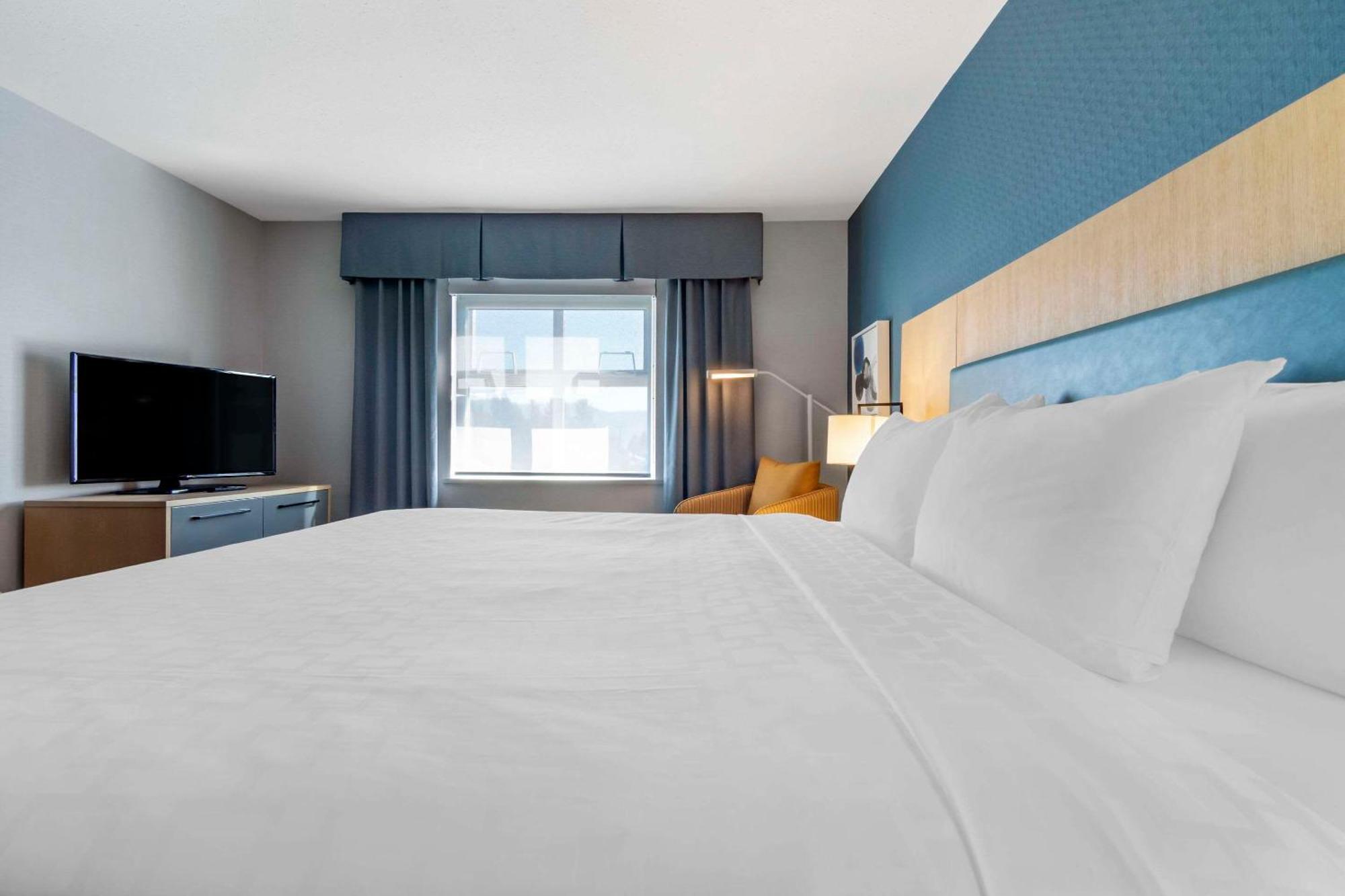 ควอลิตี้ โฮเต็ล แอนด์ คอนเฟอเรนซ์ เซ็นเตอร์ แอบบอตส์ฟอร์ด Hotel อับบอทส์ฟอร์ด ภายนอก รูปภาพ