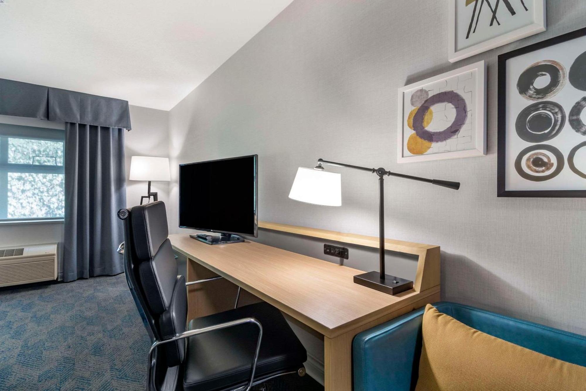 ควอลิตี้ โฮเต็ล แอนด์ คอนเฟอเรนซ์ เซ็นเตอร์ แอบบอตส์ฟอร์ด Hotel อับบอทส์ฟอร์ด ภายนอก รูปภาพ
