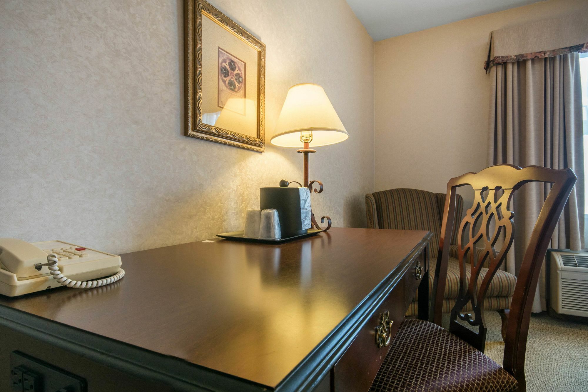 ควอลิตี้ โฮเต็ล แอนด์ คอนเฟอเรนซ์ เซ็นเตอร์ แอบบอตส์ฟอร์ด Hotel อับบอทส์ฟอร์ด ภายนอก รูปภาพ